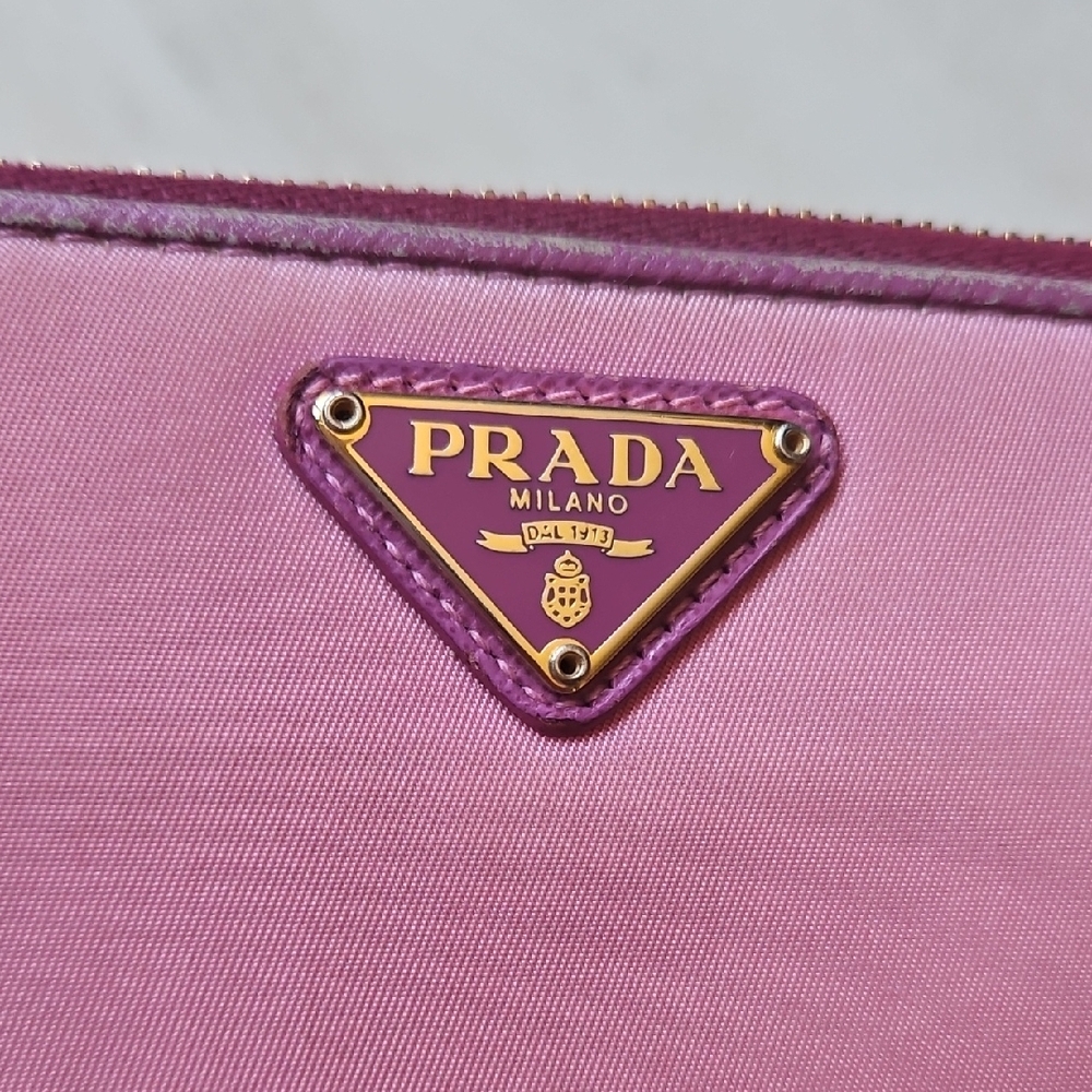 Prada Pink Leather Nylon Zippy Wallet with Iconic Logo - Picture 2 of 8